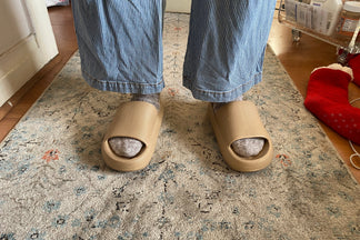 Relieve Plantar Fasciitis Pain with the Right Footwear: A Guide to Choosing the Best Shoes